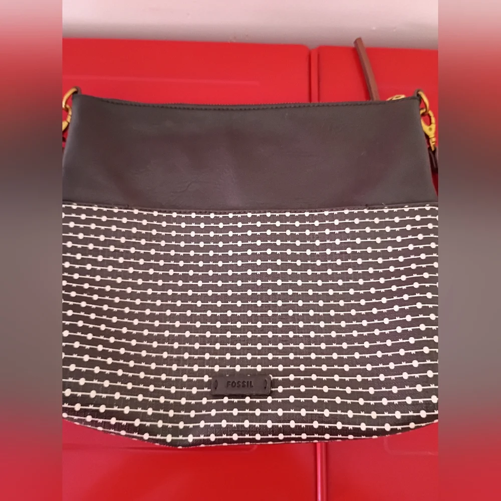 Fossil Black and White With Brown Adjustable Strap Women's Purse. - Picture 8 of 12